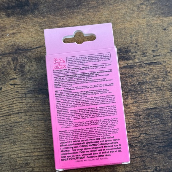 Barbie Pink and Gold Nail Collection - Picture 2 of 2